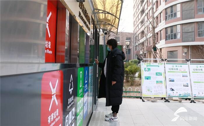 太疯狂了（小区内建智能垃圾房）智能垃圾回收房，潍坊城区首个智能垃圾分类房投用“刷脸”扔垃圾还能换商品，智能垃圾分类房，(图1)