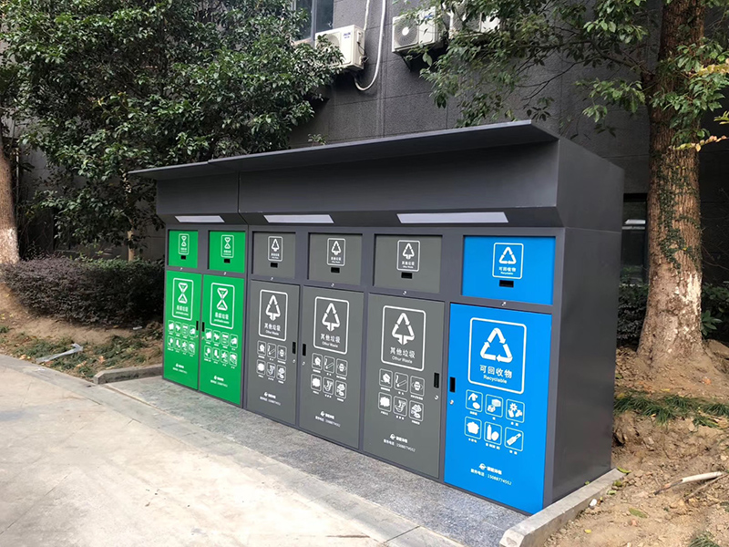 智能回收箱落地宜城,破解垃圾分类难题(图1) 8F865B43-1941-4FAE-8768-04384554DA94.jpg